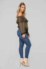 Load image into Gallery viewer, Ready For The Weekend Sweatshirt - Olive
