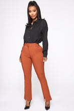 Load image into Gallery viewer, I'm The Boss Button Down Shirt - Black
