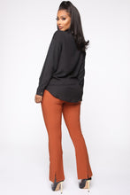 Load image into Gallery viewer, I'm The Boss Button Down Shirt - Black
