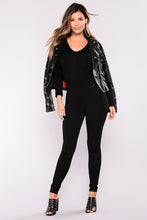 Load image into Gallery viewer, Basic Long Sleeve Tee - Black

