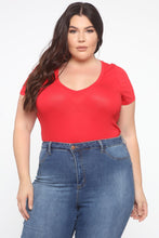 Load image into Gallery viewer, Jess V Neck Short Sleeve Top - Red
