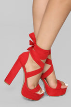 Load image into Gallery viewer, Plot Twist Heel - Red
