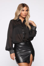 Load image into Gallery viewer, Don't Mind Showing Off Shirt - Black
