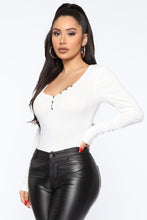 Load image into Gallery viewer, Cute As A Button Top - White
