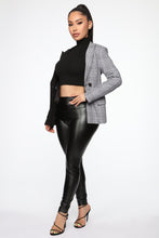 Load image into Gallery viewer, She's The Boss Blazer - Black/White
