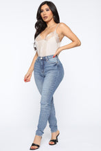 Load image into Gallery viewer, Lace Galore Cami - Cream
