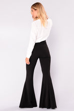 Load image into Gallery viewer, Aurora Woven Top - Off White
