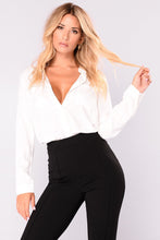 Load image into Gallery viewer, Aurora Woven Top - Off White
