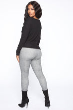 Load image into Gallery viewer, Sweet Things Ruched Top - Black
