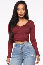 Load image into Gallery viewer, Fell In Love Ruched Top - Wine
