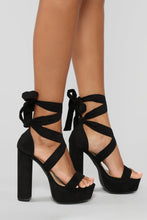 Load image into Gallery viewer, Plot Twist Heel - Black

