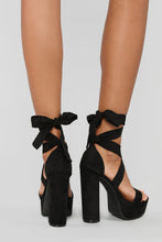 Load image into Gallery viewer, Plot Twist Heel - Black

