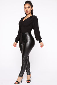 Above Expectations Top - Black