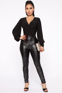 Above Expectations Top - Black
