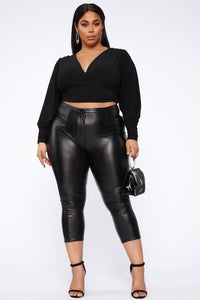 Above Expectations Top - Black