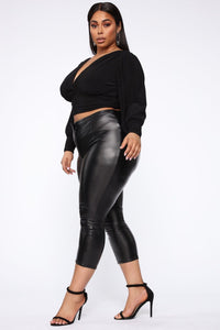 Above Expectations Top - Black