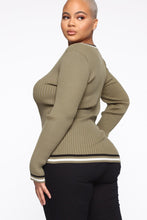 Load image into Gallery viewer, Needin' Extra Of You Top - Olive
