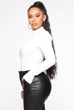 Load image into Gallery viewer, In My World Puff Sleeve Top - Off White
