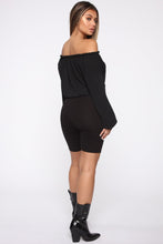 Load image into Gallery viewer, Lady in Waiting Top - Black
