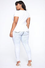 Load image into Gallery viewer, Jess V Neck Short Sleeve Top - White
