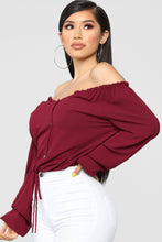 Load image into Gallery viewer, Lady in Waiting Top - Burgundy
