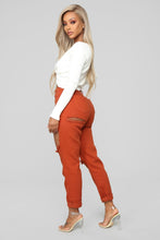 Load image into Gallery viewer, Twisted Sista Top - Cream
